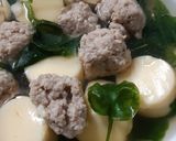รูปขั้นตอนการทำที่ 2 ของ "แกงจืดวอเตอร์เครสเต้าหู้หมูสับ" ☘🥣🐷