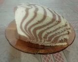 Foto langkah ke 5 dari resep Bolu Kukus Zebra.