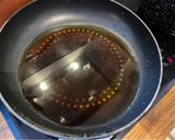 A picture of step 3 of Oyako-don (Parent-child rice bowl 🐔 🐣).