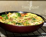 Foto langkah ke 6 dari resep Frittata Brokoli,Sosis,Jamur dan Keju - Italian Omelete.