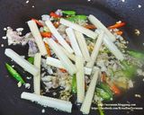 รูปขั้นตอนการทำที่ 2 ของ ข้าวราดกุ้งผัดพริกขี้หนู