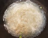 Hình bước làm 2 của món Miến Trộn Ức Gà Rau Củ