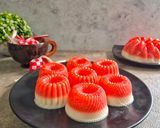 Foto langkah ke 4 dari resep Puding Lumut Merah Putih.