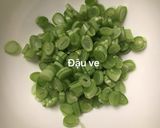 Hình bước làm 2 của món Cháo yến mạch đậu ve phomai rắc