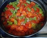 Foto del paso 2 de la receta: Pollo al chilindrón con daditos de patata