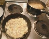 A picture of step 2 of Mie Rebus Noodle Soup.