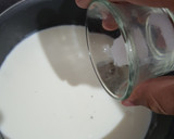 Foto del paso 2 de la receta: Crema de champiñones, a base de salsa bechamel
