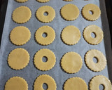 A picture of step 3 of Raspberry sable cookies...
