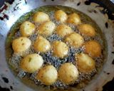 A picture of step 2 of Dahi Vada.