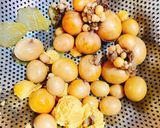 Hình bước làm 2 của món Trứng Gà Non Xốt Chua Cay