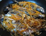 A picture of step 4 of Easy and Healthy Oil-free Grilled Horse Mackerel with Nanban Sauce.