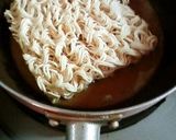 A picture of step 3 of Stir-Fried Instant Ramen.