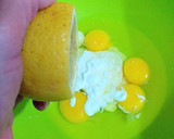 Foto del paso 1 de la receta: Bizcocho de yogur de limón con zumo de limón natural