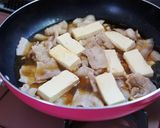 A picture of step 4 of Chinese Chives with Egg, Meat, and Tofu.
