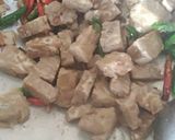 Foto langkah ke 7 dari resep Oseng témpé semangit bunga bawang.
