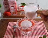 Foto langkah ke 5 dari resep Strawberry Milk Pudding.
