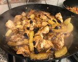 Foto del paso 3 de la receta: Pollo al ananá y pasas de uva agridulce con arroz !mmmmm riquísimo 😋