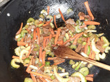Tallarines con verduras salteadas