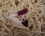 Foto del paso 2 de la receta: Pasta con mantequilla y chile guajillo
