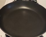 A picture of step 1 of Pizzadillas.