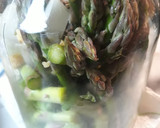 A picture of step 3 of Pickled Asparagus with an Onion.