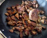 A picture of step 3 of Pan fried pork.