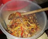 Foto del paso 3 de la receta: Bifes con verdura y puré de papa