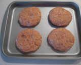 A picture of step 3 of Salmon Burgers with Teriyaki-Mayonnaise Sauce.