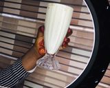 A picture of step 3 of Banana smoothie.