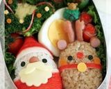 A picture of step 5 of Wreath-Shaped Salad for Christmas Bento.