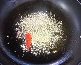 A picture of step 3 of Oil Spaghetti with Dried King Oyster Mushrooms.