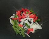 Foto del paso 1 de la receta: Noodles con butifarra negra y salsa teriyaki