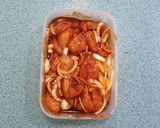 Foto langkah ke 2 dari resep Spicy korean chicken stir fry with noodle.