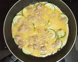 Foto del paso 2 de la receta: Tortilla rápida de calabacín y atún