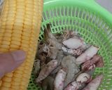 Foto langkah ke 1 dari resep Udang Cumi Saus Asam Manis.