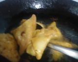 A picture of step 7 of Aloo samosay.