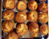 A picture of step 8 of Glacé cherry muffins.