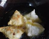 A picture of step 4 of Aloo Samosa.