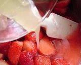 A picture of step 3 of Strawberry Jelly.