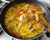 Foto del paso 8 de la receta: Paella de pollo y calamares