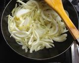 পেঁয়াজ পোস্ত (peyaj posto recipe in Bengali) রেসিপির ধাপ 1 ছবি
