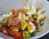 A picture of step 7 of Quick and delish main-course salad.