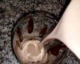 A picture of step 3 of Chocolate milkshake.