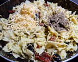 Foto del paso 3 de la receta: MARIPOSAS🦋🦋🦋, (Farfalle), Pesto🌿 y Tomate🍅Seco...!