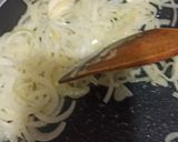 Foto del paso 2 de la receta: Salteado de hojas de rabanitos con tallarines y ricota seca salada. Receta Fácil y rápida