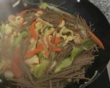 Foto del paso 6 de la receta Noodles de pollo con verduras