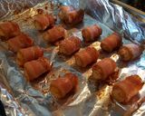 A picture of step 4 of Cheesy bacon wrapped tots.