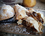 Foto del paso 8 de la receta: Empanadillas de Pera y Chocolate Negro