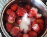 Epres mascaponekrémmel töltött piskótatekercs recept fázis 5 fotója