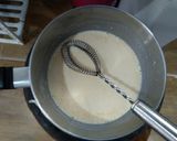Foto langkah ke 2 dari resep Fluffy Japanese Milk Bread.